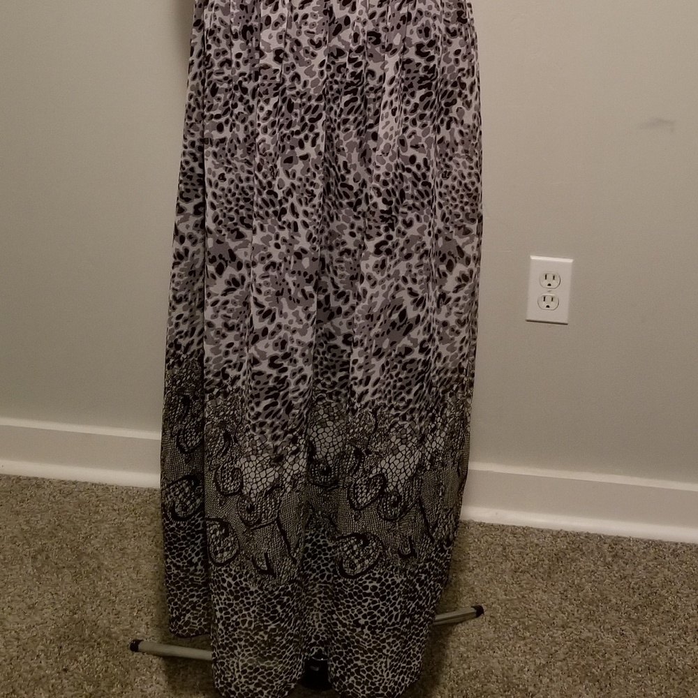 Dress - Picture 2 of 5